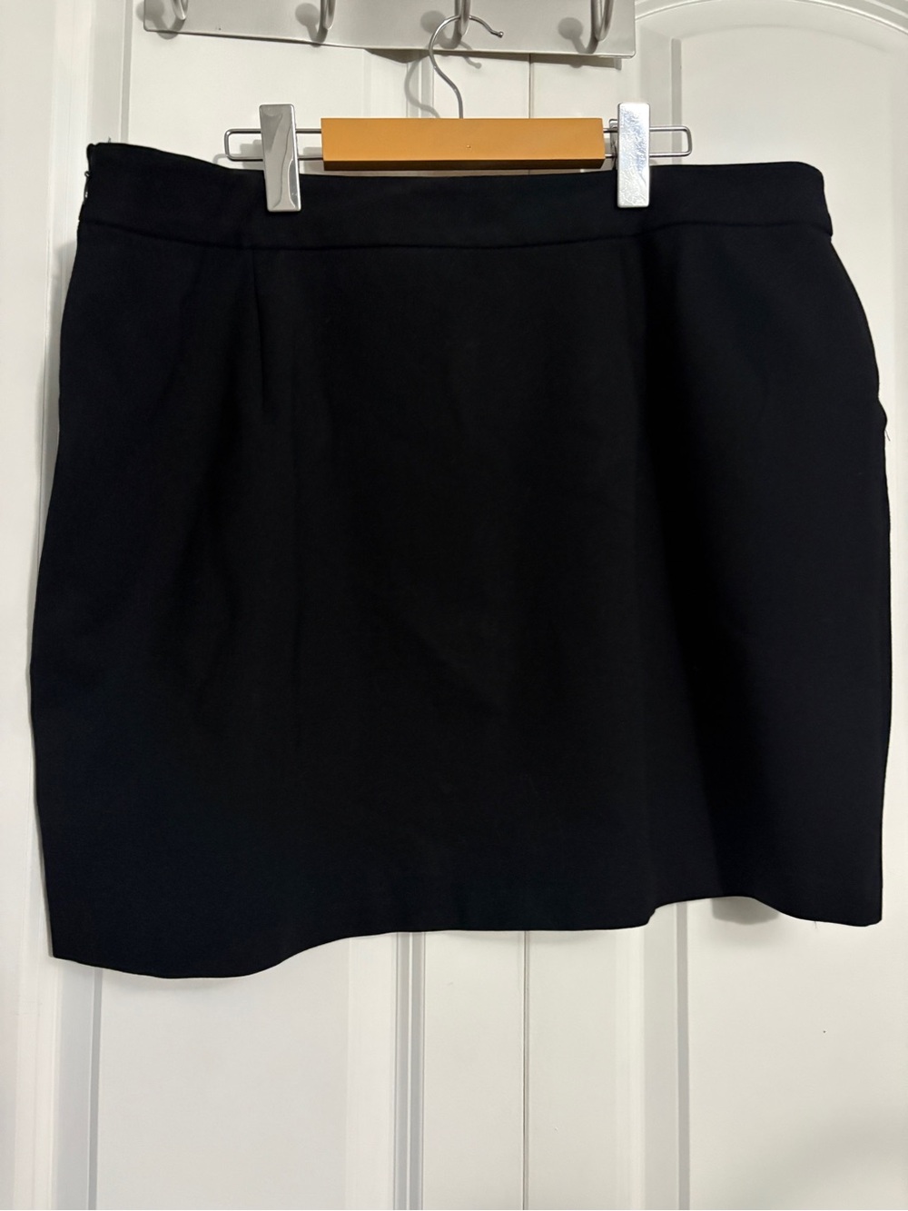 Ricki's Black Mini Skirt - Simple Tailored Silhouette - Picture 4 of 7